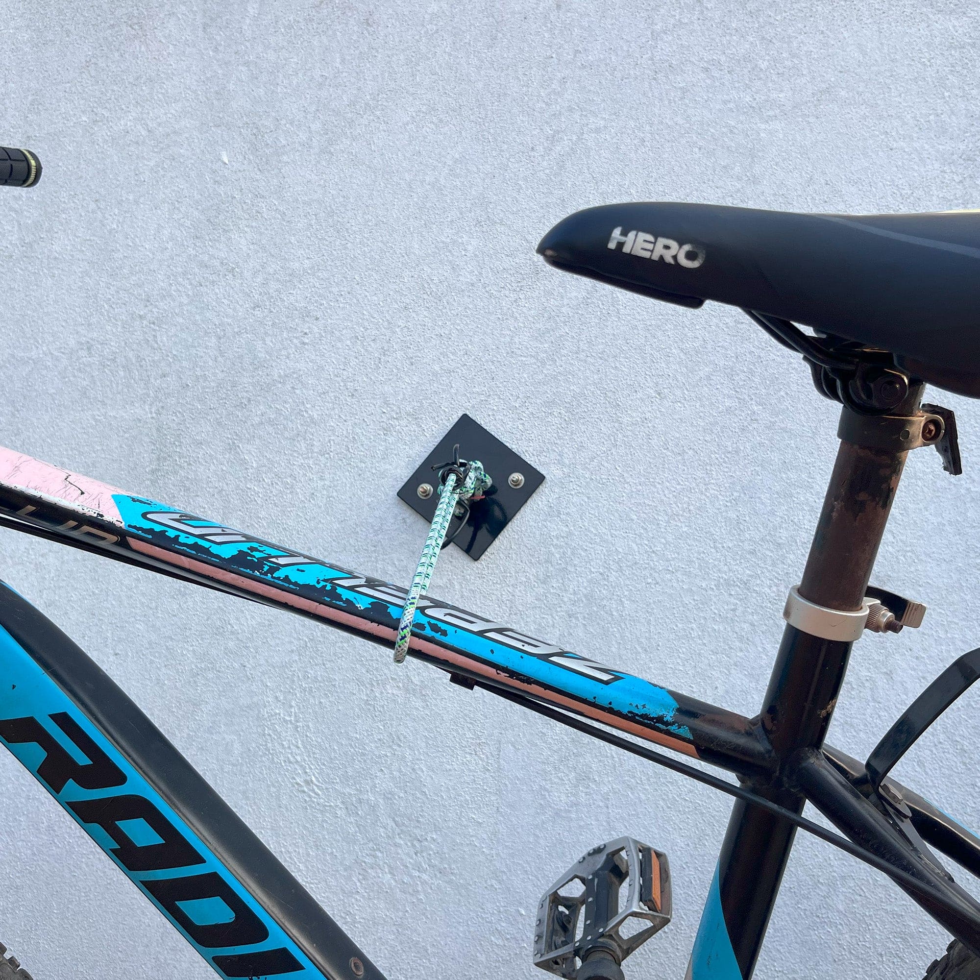 Triangle Bicycle Wall Mount  - Space-Saving Indoor/Outdoor Bike Storage - Holds Up to 20kg