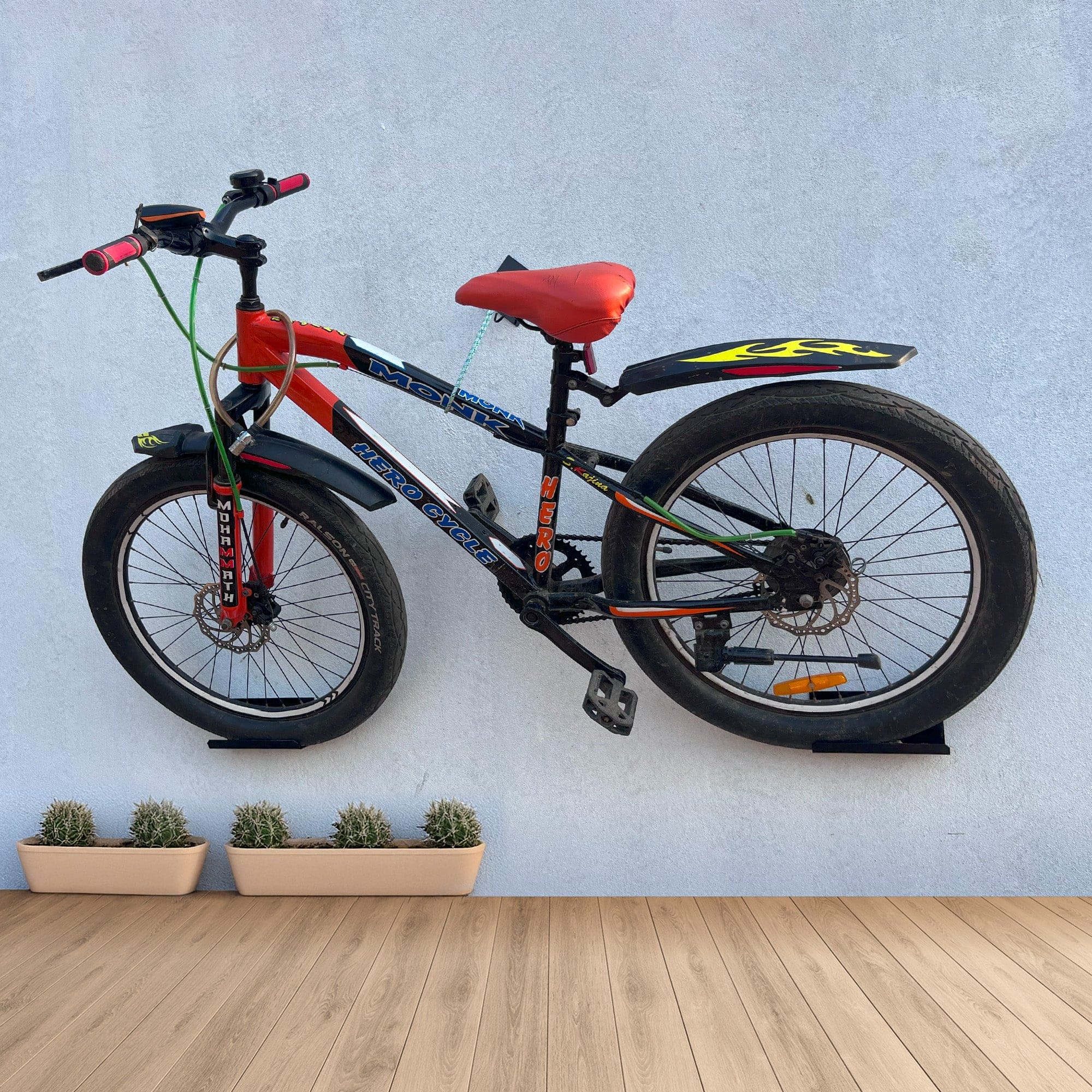 Triangle Bicycle Wall Mount  - Space-Saving Indoor/Outdoor Bike Storage - Holds Up to 20kg